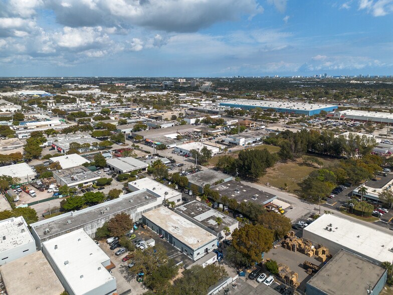 More Photos Of 1011 NW 51st St, Fort Lauderdale Unknown For Lease