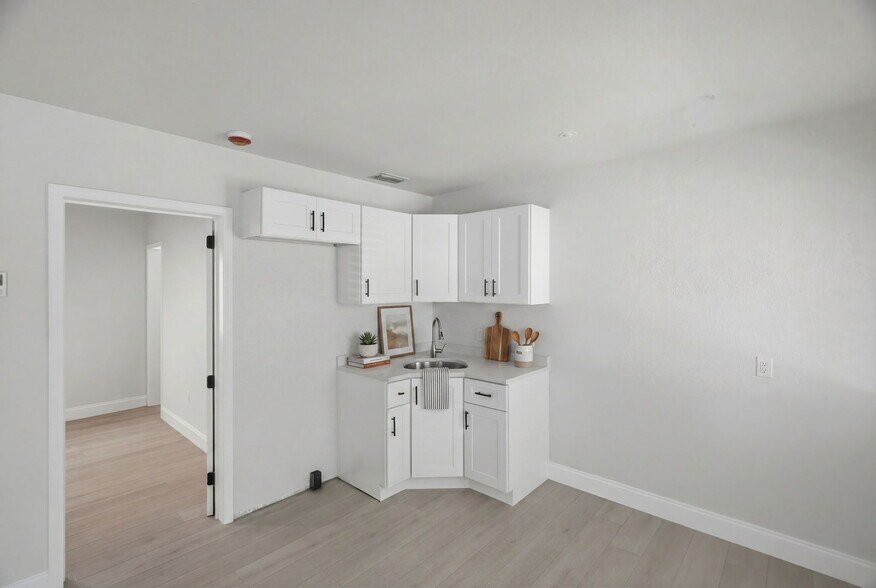 More Photos Of 3101 Beach Blvd S, Gulfport Apartments For Sale