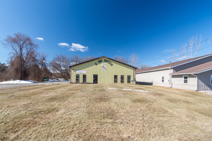 More Photos Of 5087 N Michigan Rd, Saginaw Flex For Sale