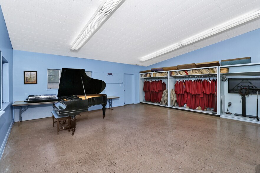 More Photos Of 2555 Santiago St, Santa Ana Schools For Sale