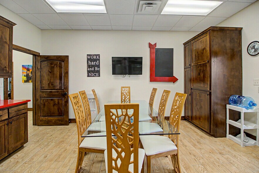 More Photos Of 8050 TX-21, Caldwell Office For Lease