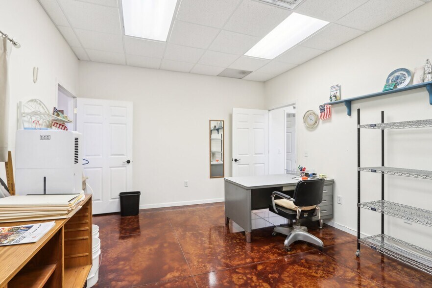 More Photos Of 680 Enterprise Dr, Lake Mills General Retail For Sale
