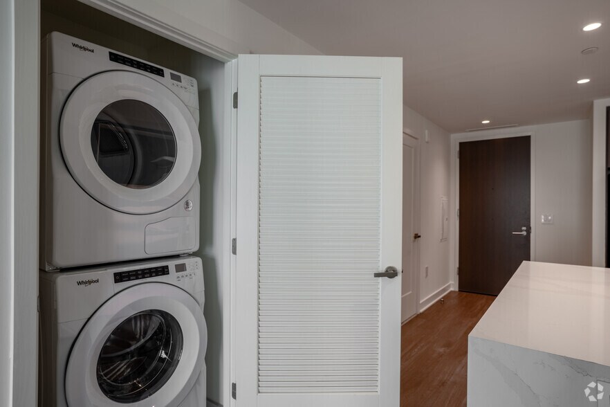 More Photos Of 1000 S Capitol St SE, Washington Apartments For Lease