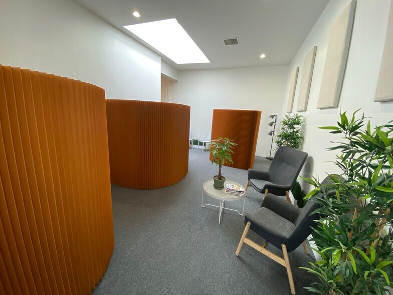 More Photos Of 310-312 Venice Way, Venice Loft Creative Space For Lease