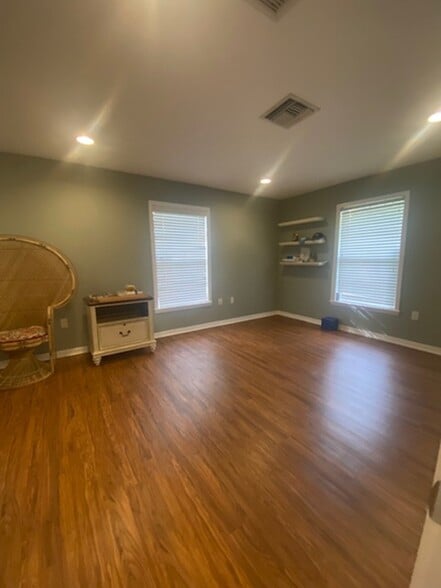 More Photos Of 1329 Hibiscus Dr, Cape Coral Office For Lease