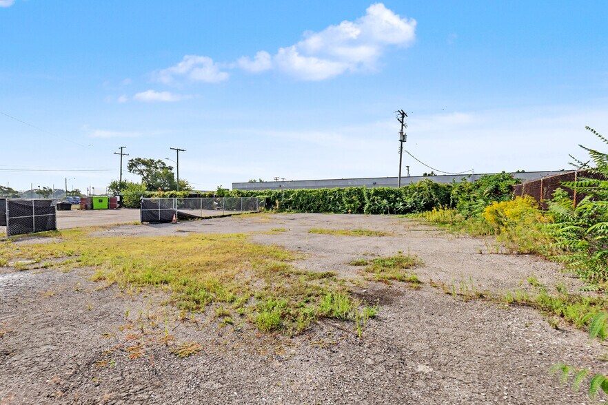 More Photos Of 22909-22917 Van Born Rd, Taylor Freestanding For Sale