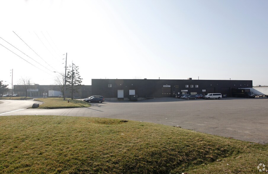 More Photos Of 1290 Blundell Rd, Mississauga Warehouse For Lease