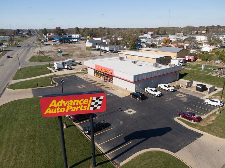 More Photos Of 976 W 4th St, Mansfield Freestanding For Lease