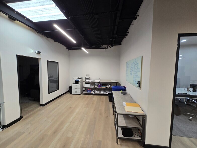 More Photos Of 1041 Eastside Rd, El Paso Warehouse For Sale