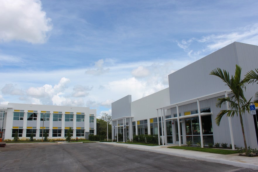 More Photos Of 354 Hiatt Dr, Palm Beach Gardens Office For Lease