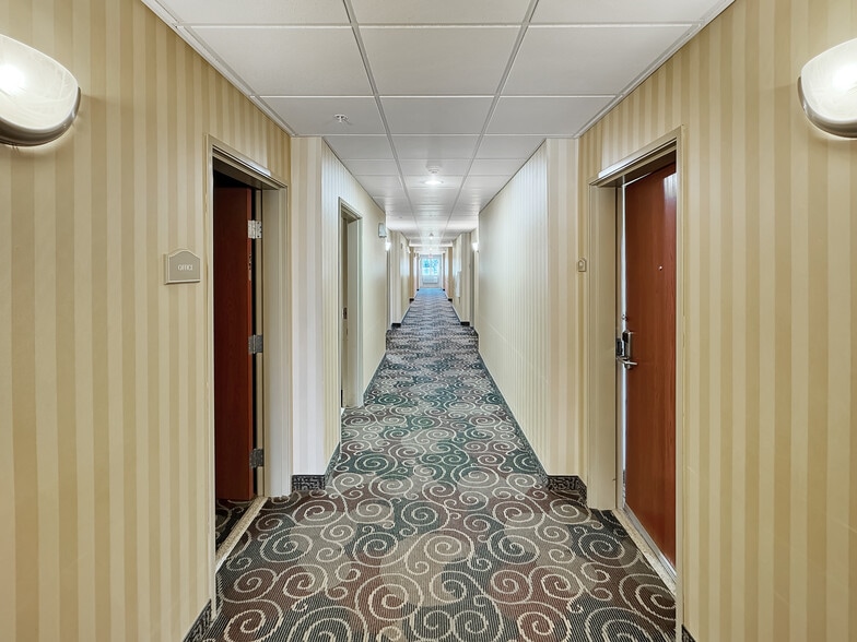 More Photos Of 1515 Planeview Dr, Oshkosh Hotel For Sale