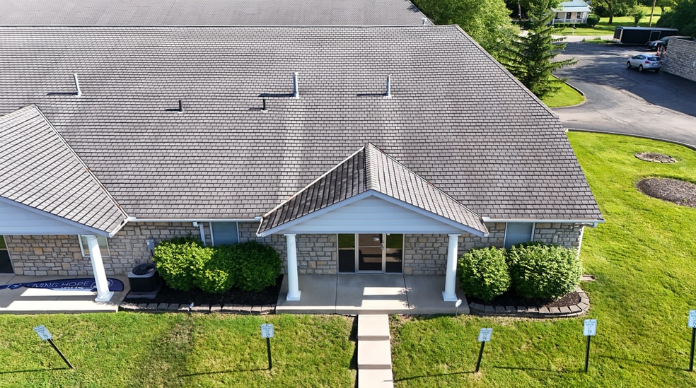 More Photos Of 10-106 Village Pointe Dr, Powell Flex For Lease