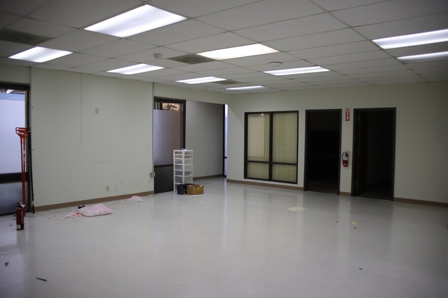 More Photos Of 3350 Scott Blvd, Santa Clara Warehouse For Lease