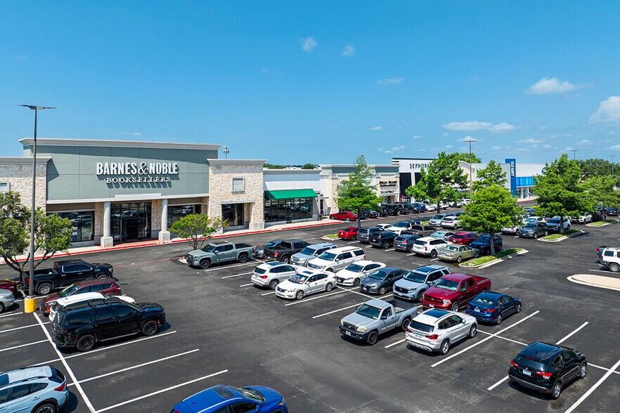 More Photos Of 5000 S Hulen St, Fort Worth Unknown For Lease