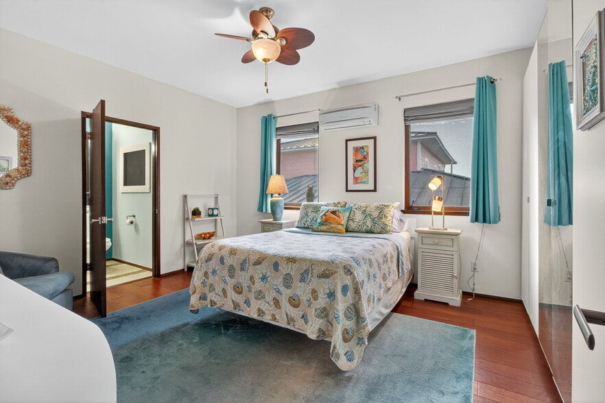 More Photos Of 5657 Shore S blvd, Gulfport Specialty For Sale