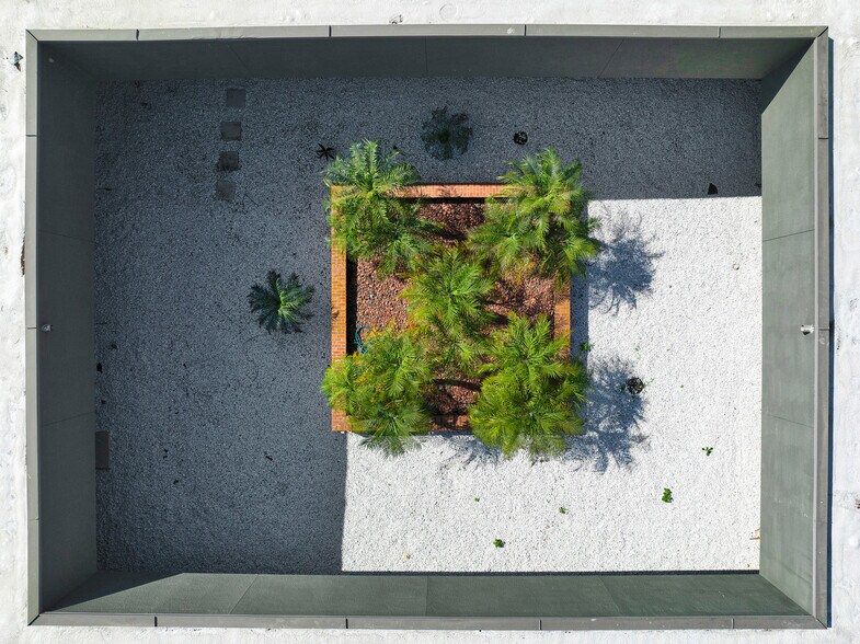 More Photos Of 5666 Seminole Blvd, Seminole Office For Sale