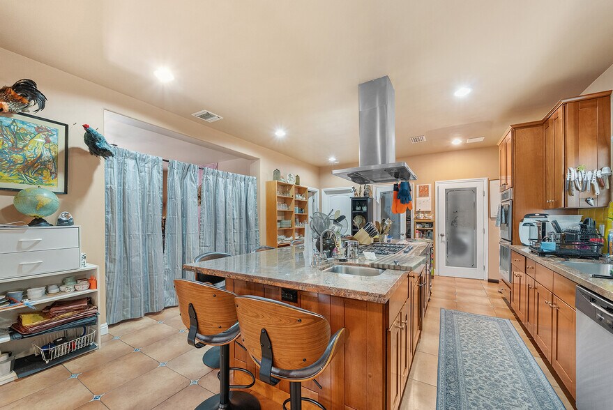 More Photos Of 2516 Elsinore St, Los Angeles Multifamily For Sale