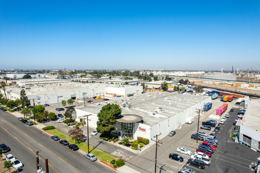 More Photos Of 2715-2725 Columbia St, Torrance Warehouse For Lease