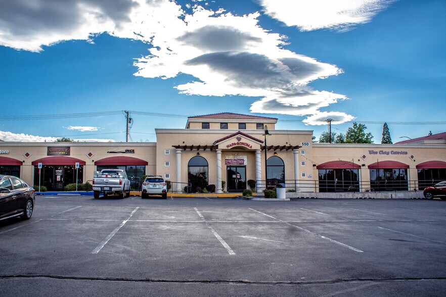 More Photos Of 550 W Plumb Ln, Reno General Retail For Lease