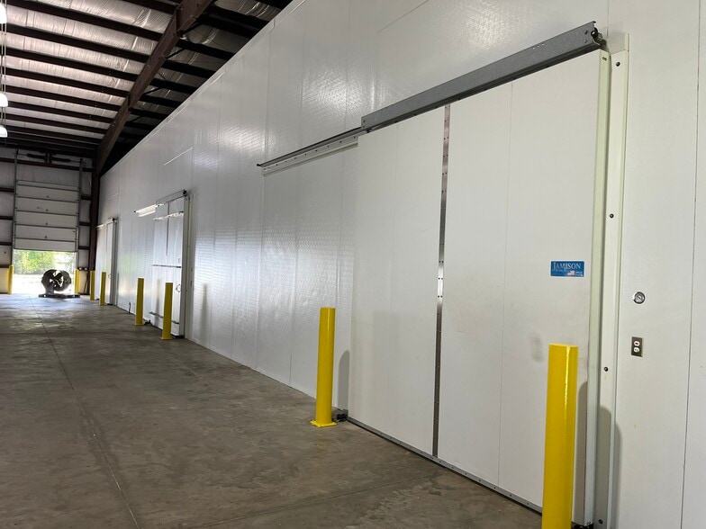 More Photos Of 2400 W Herman St, Pensacola Warehouse For Sale