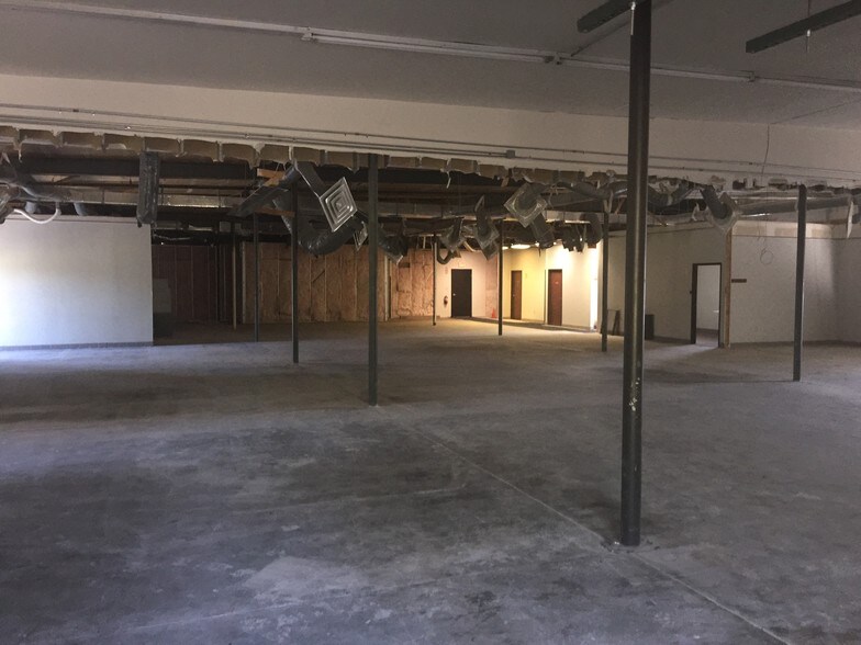 More Photos Of 30 Kinsey Rd, Xenia Light Distribution For Sale