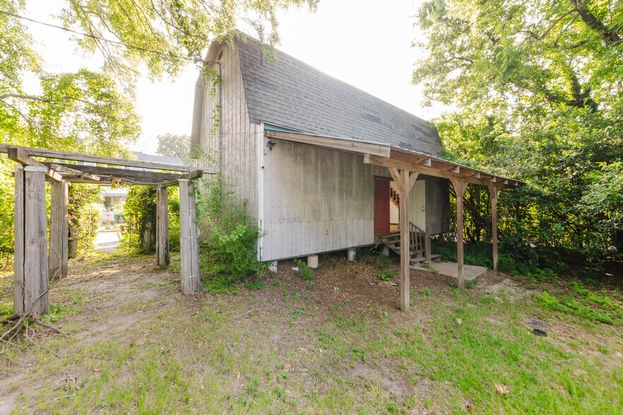 More Photos Of 2028 Vineville Ave, Macon-Bibb General Retail For Sale