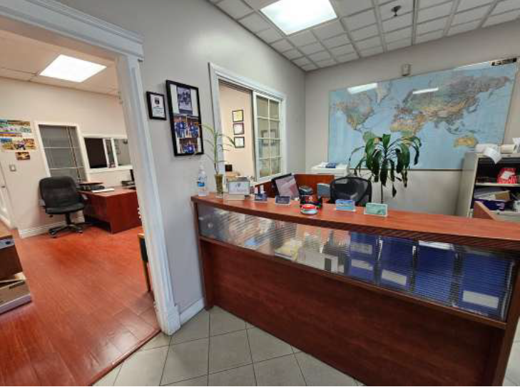 More Photos Of 2355 Derry Rd E, Mississauga Office For Sale