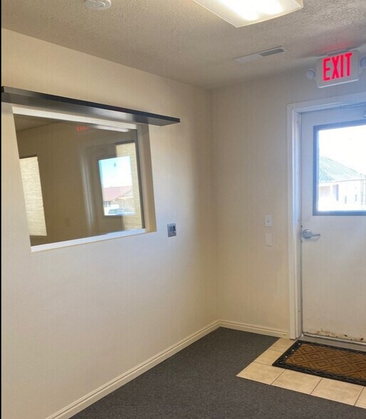 More Photos Of 1200 Avenue E, Ely Office For Sale
