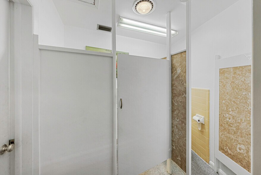 More Photos Of 219 Betty Ln, Clearwater Office Residential For Sale