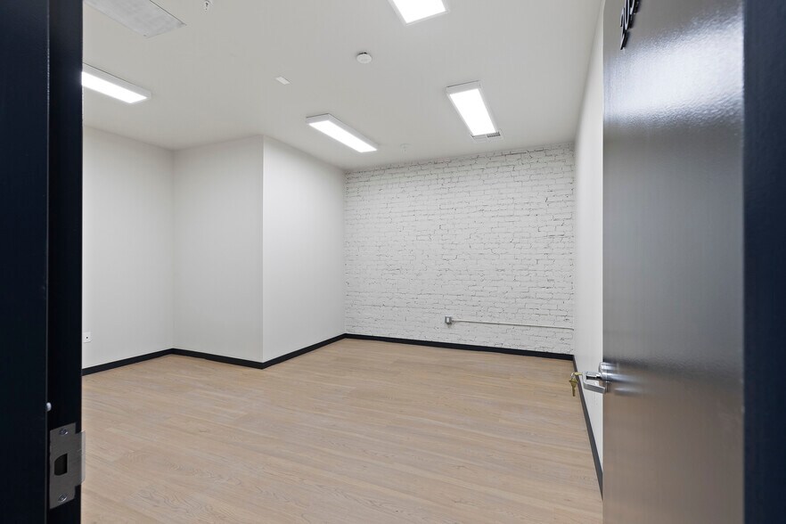 More Photos Of 939 10th St, Modesto Storefront Retail Office For Lease