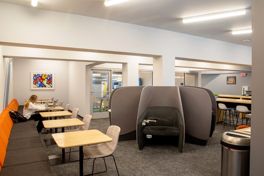 More Photos Of 104 E 7th St, Coralville Apartments For Lease