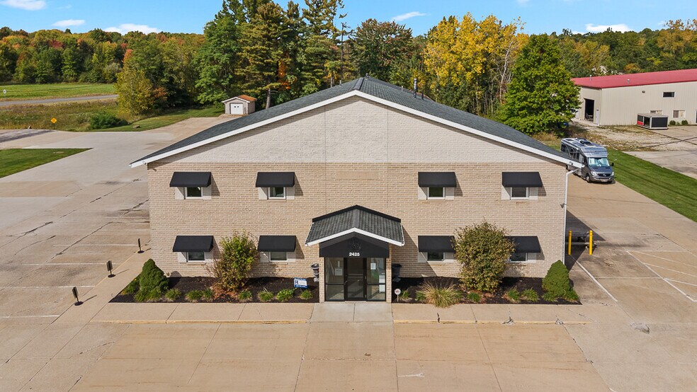 More Photos Of 2425 Medina Rd, Medina Office For Lease