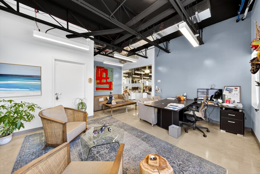 More Photos Of 7630 Biscayne Blvd, Miami Office For Lease