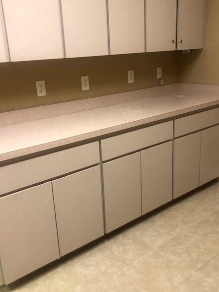 More Photos Of 15437 S US Highway 441, Summerfield Medical For Lease