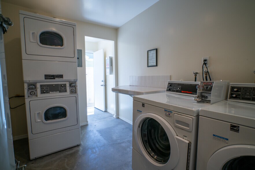 More Photos Of 729 Freeman Ave, Long Beach Apartments For Sale