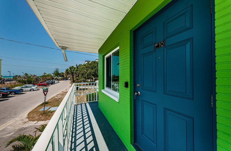 More Photos Of 12100 Gulf Blvd, Treasure Island Hotel For Sale