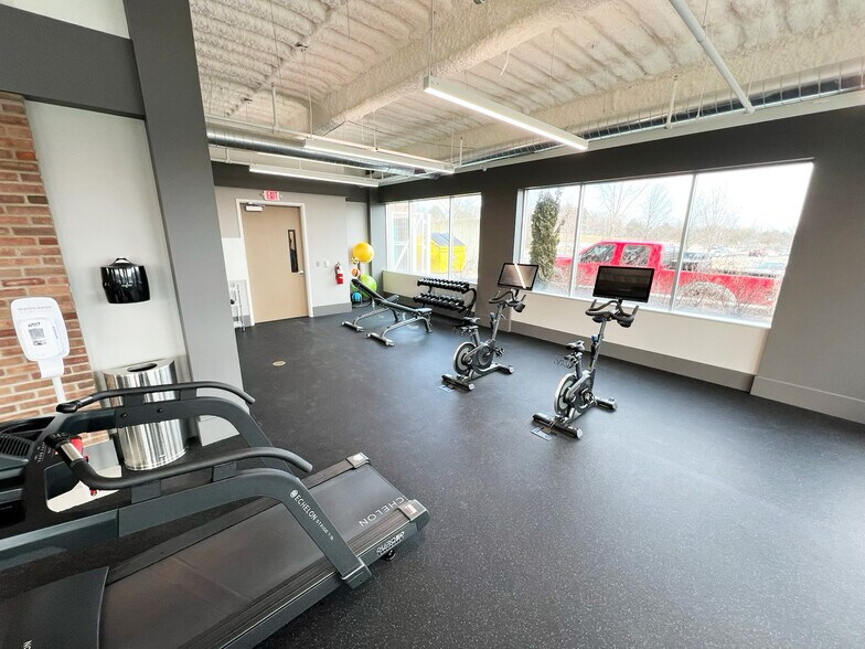 More Photos Of 27500 Drake Rd, Farmington Hills Office For Lease