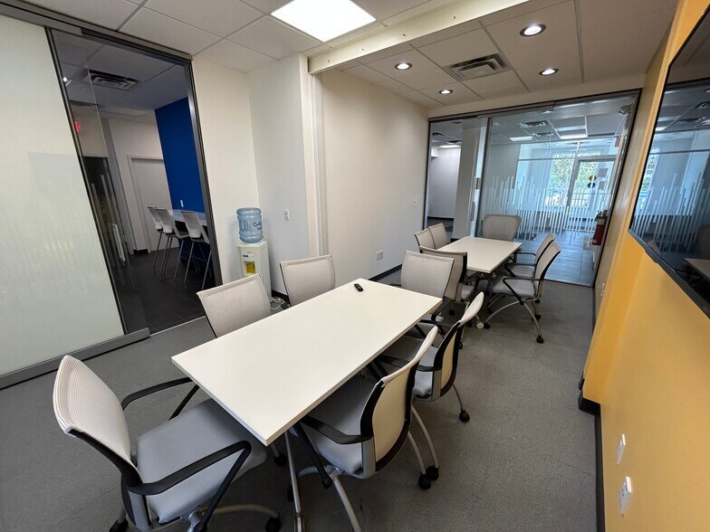 More Photos Of 11812 121 St NW, Edmonton Office For Lease
