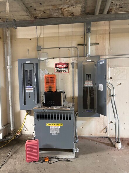 More Photos Of 501 N Main Ave, Springfield Warehouse For Lease