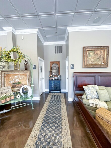 More Photos Of 540 Cortland Dr, Lake Zurich Storefront For Sale