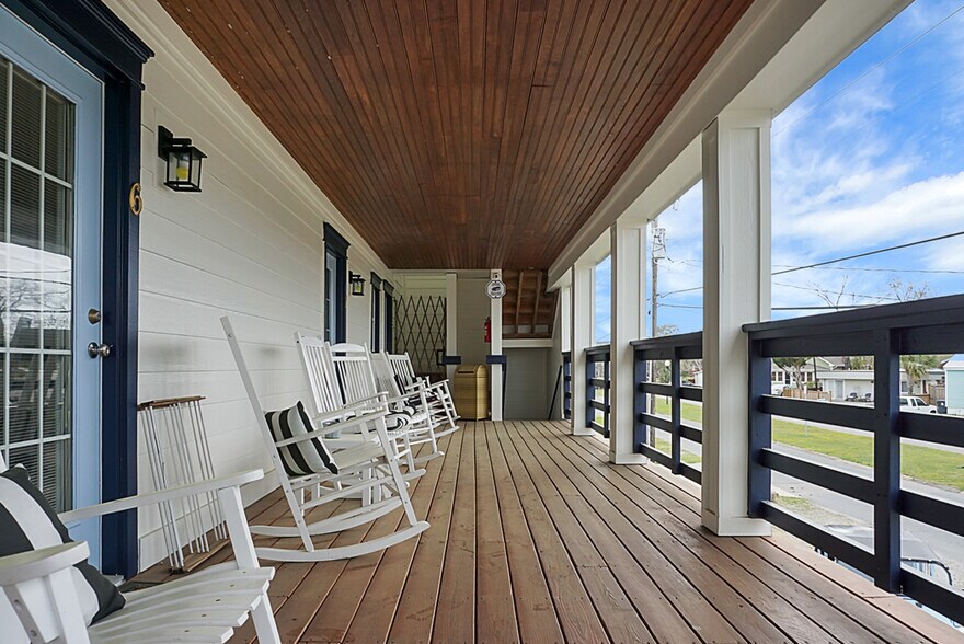 More Photos Of 205 Harper Ave, Carolina Beach Hotel For Sale