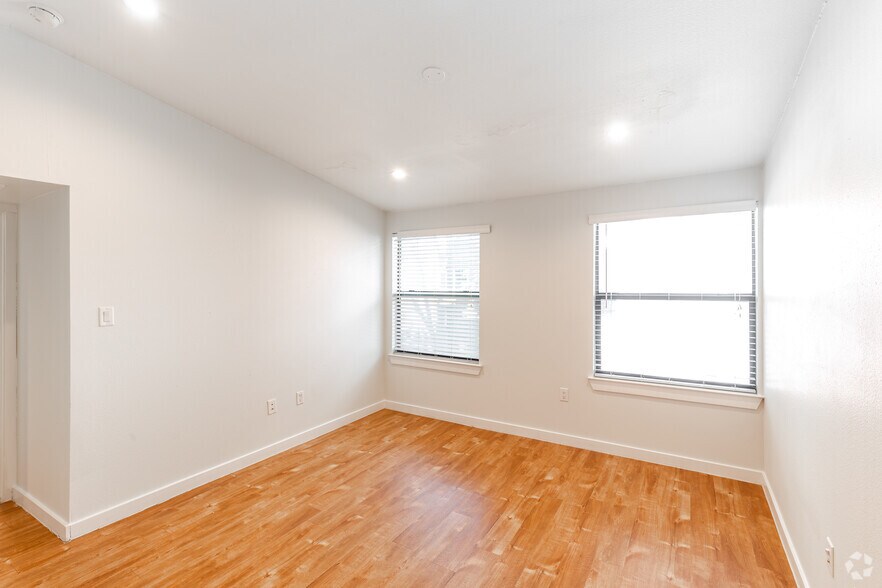 More Photos Of 3901 N Hall St, Dallas Apartments For Sale