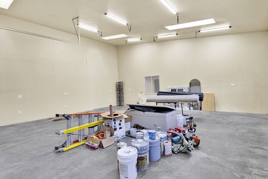 More Photos Of 614 W Fairway Blvd, Big Bear City Warehouse For Sale
