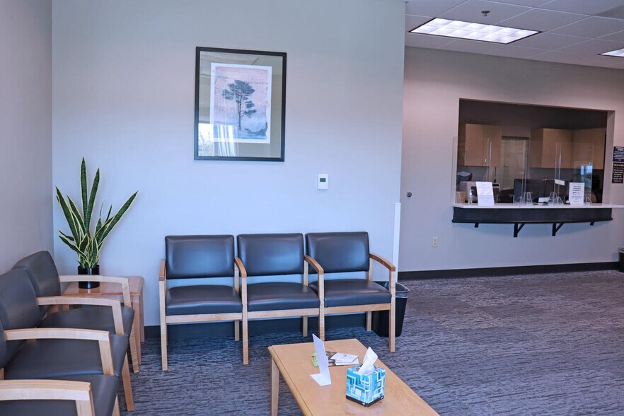 More Photos Of 24076 SE Stark St, Gresham Medical For Lease