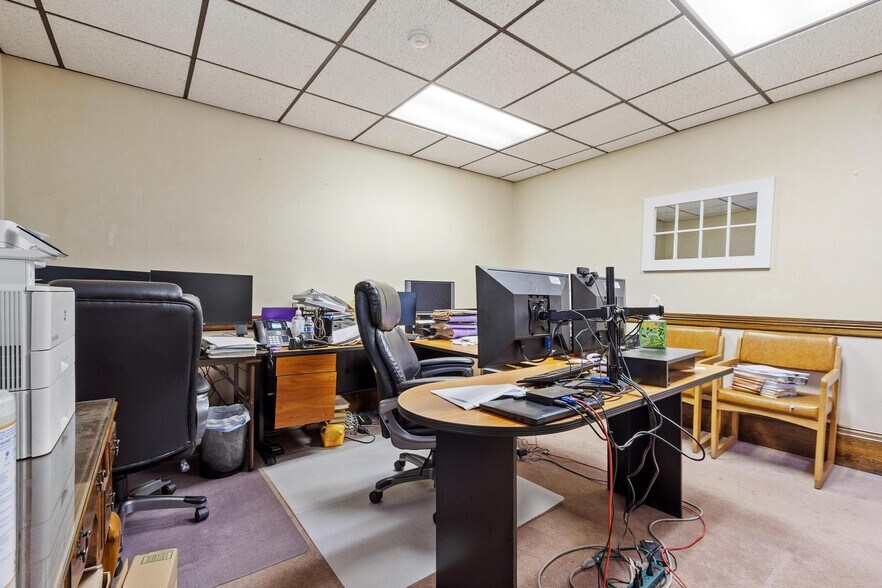 More Photos Of 77 Merriam Ave, Leominster Office For Sale
