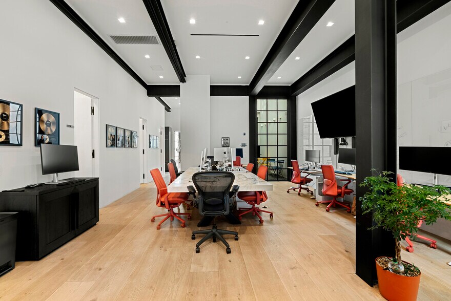 More Photos Of 1346 Abbot Kinney Blvd, Venice Office For Sale