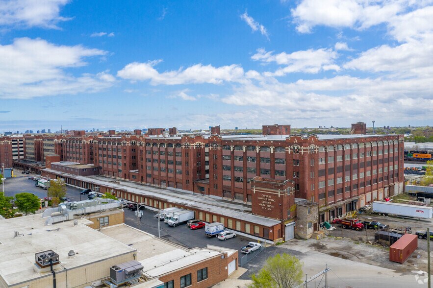 More Photos Of 1965 W Pershing Rd, Chicago Manufacturing For Lease