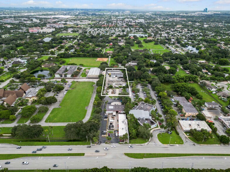 More Photos Of 4182 S University Dr, Davie Warehouse For Lease