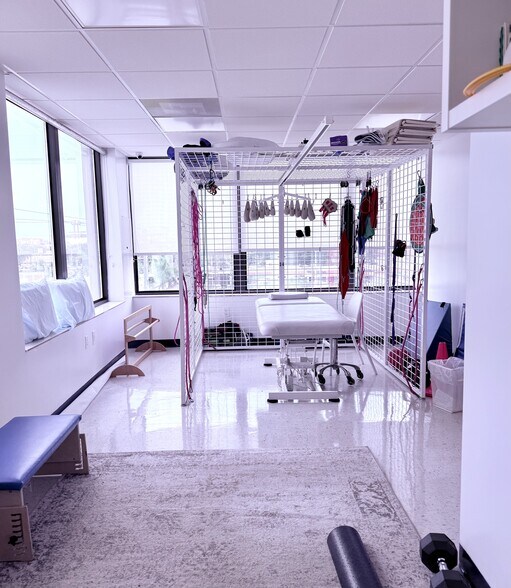 More Photos Of 1140 W 50th St, Hialeah Medical For Sale
