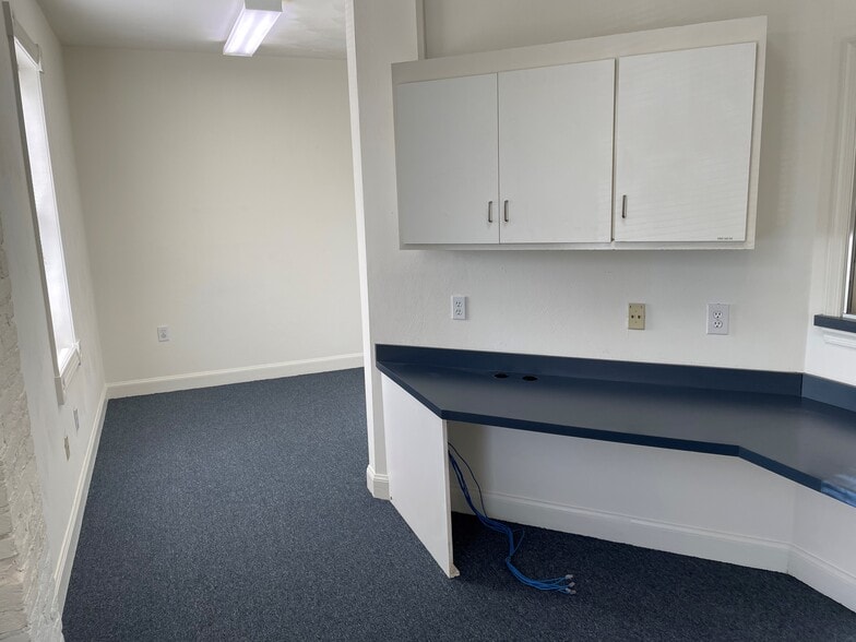 More Photos Of 728-730 High St, Portsmouth Storefront Retail Office For Lease